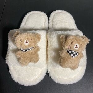 Cozy Teddy Bear Plush Slippers Women’s Size 9-9 1/2